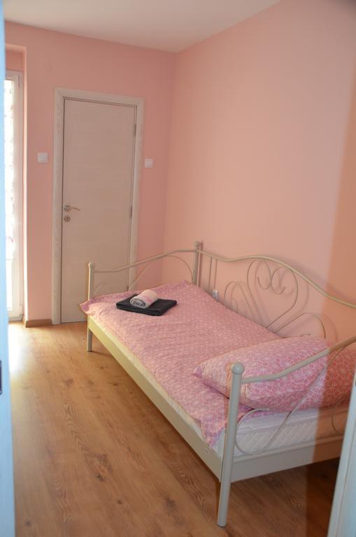 Apartment Marija Sremska Mitrovica Esterno foto