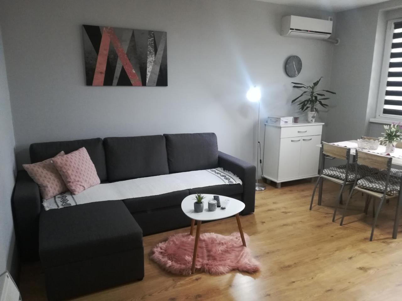 Apartment Marija Sremska Mitrovica Esterno foto