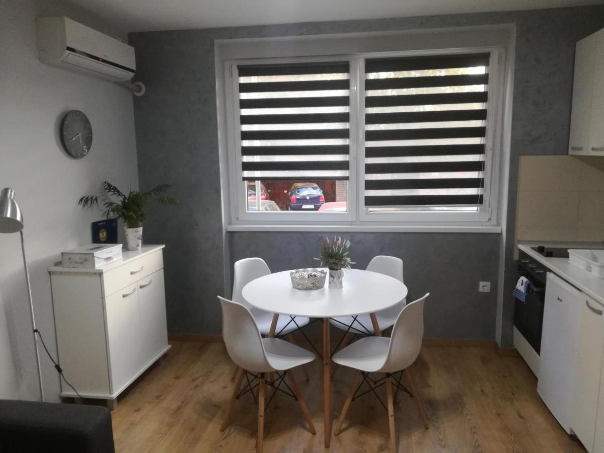 Apartment Marija Sremska Mitrovica Esterno foto
